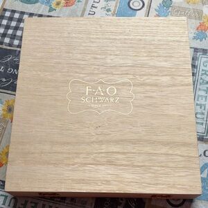 F.A.O. Schwarz Wooden Box Fashion Designer Set